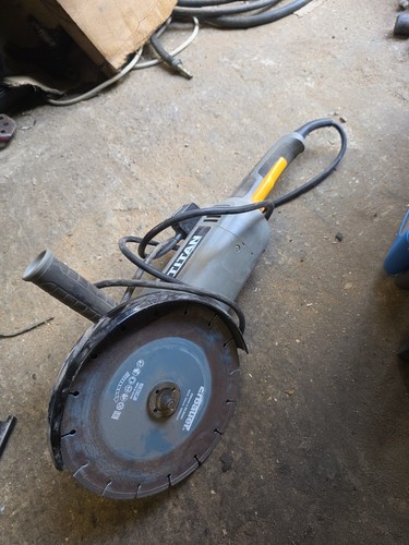 Titan angle grinder 240v - titan,