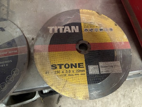 Titan stone cutting discs - ,